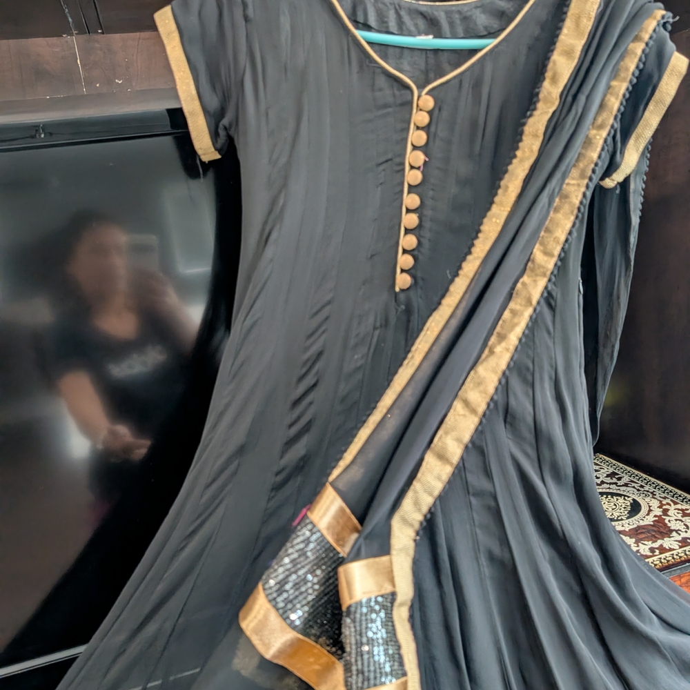 Elegant Black and Gold Women's Dress